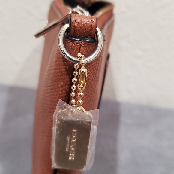 Coach small crossbody - Picture 10 of 10